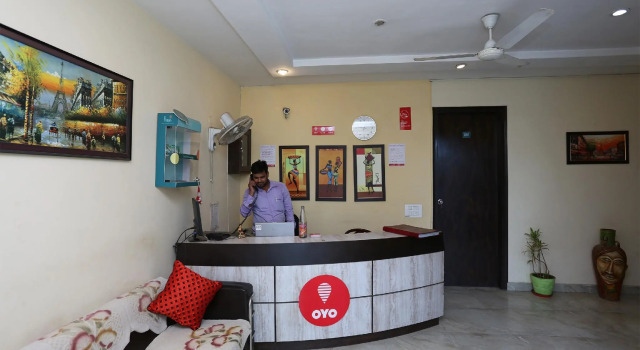 OYO 350 The Orange Hotel