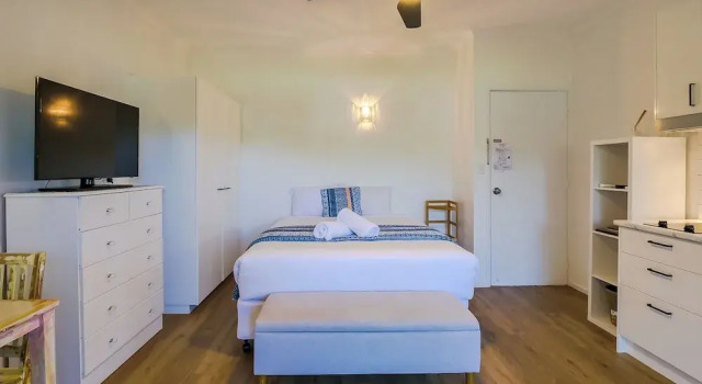Двухместная студия Deluxe с частичным видом на океан Boat Harbour Studio Apartments and Villas