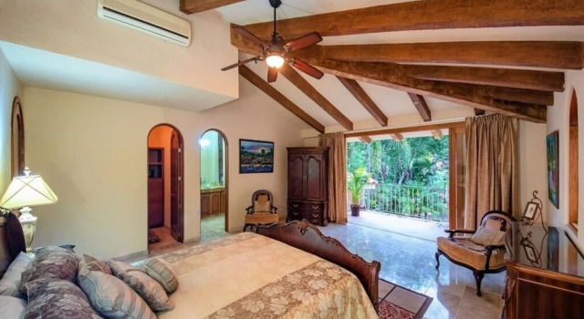 Sunny Vacation Villa 75