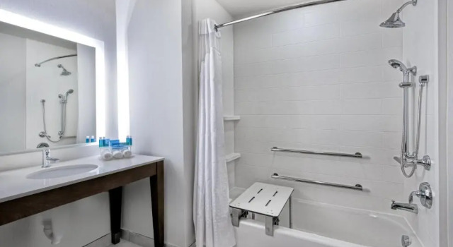 Четырёхместный номер Standard Holiday Inn Express & Suites Austin - Round Rock Area by IHG
