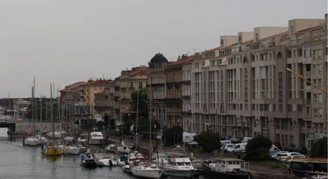 T3 avec TERRASSE avec VUE EXCEPTIONNELLE sur les QUAIS de SETE, Book Lejlighed Sète Étang de Thau