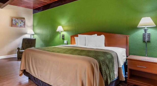 Номер Standard Econo Lodge Tallahassee Downtown - University