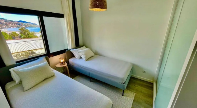 Ocean Cliff Apartment