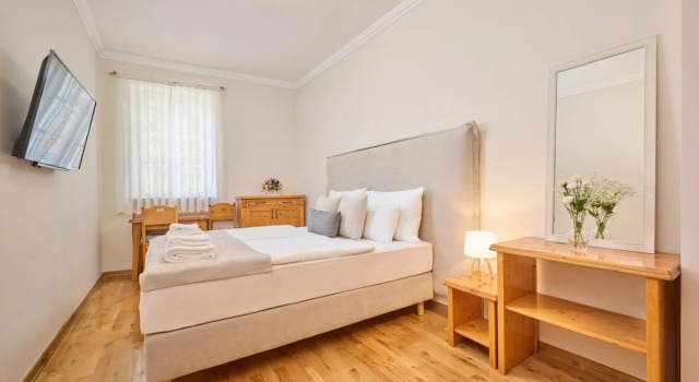 Aminess Kadoor Hotel, Book Hotel Karlovac Karlovac county