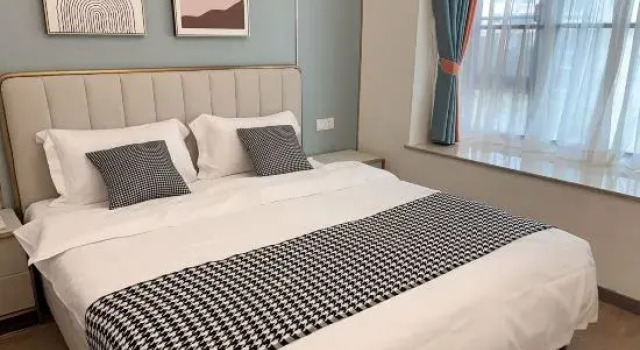 Люкс Deluxe с 2 комнатами с видом на сад Yuhai Qiji Seaview Holiday Homestay (Beihai Branch)
