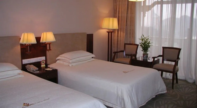 Century Hotel Shunde, Rezervovat Hotel Hotely v Guangdong s bazénem, Bazén
