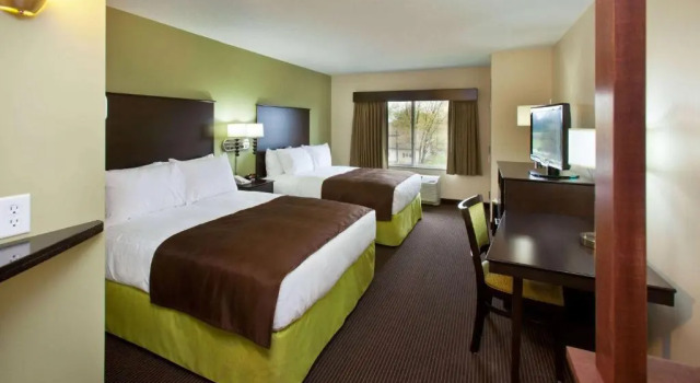 Двухместный номер Deluxe AmericInn by Wyndham Fairfield