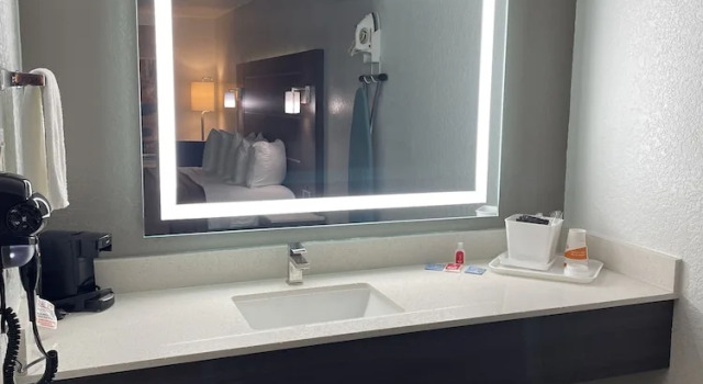 Двухместный люкс Econo Lodge Inn & Suites Near Lackland AFB
