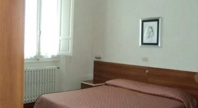 Hotel Nuova Italia, Забронировать Отель Монтекатини-Терме Тоскана, рядом с Montecatini Train Station