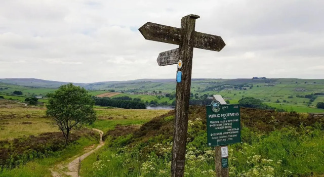 Bronte Railway Cottage at Haworth, Reservar Casa de férias Moradias em Merseyside, Vila