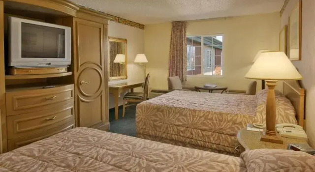 Люкс Standard Days Inn by Wyndham Mt. Vernon