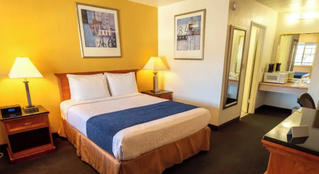 Двухместный номер Standard с балконом Hotel Inn Pendleton I-84