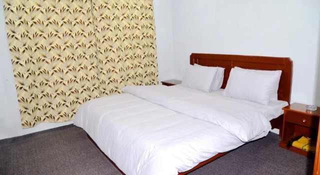 Regency Lodge Skardu, Забронировать Отель Отели Скарду с парковкой, Парковка