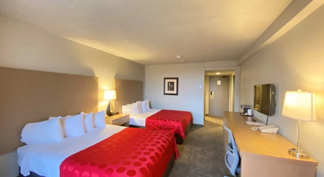 Penticton Lakeside Resort, Buchen Sie Resort Hotels in British Columbia mit Pool, Schwimmbad