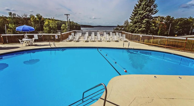 Tanglwood Resort, Book Ferieresort Hoteller i Hawley med parkering, Parkering