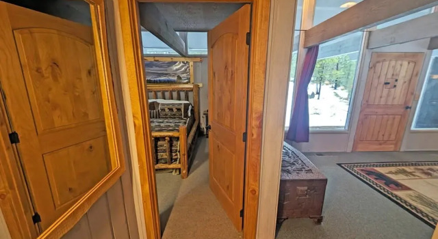 Коттедж Pine Cone 3 6 Bedroom Home