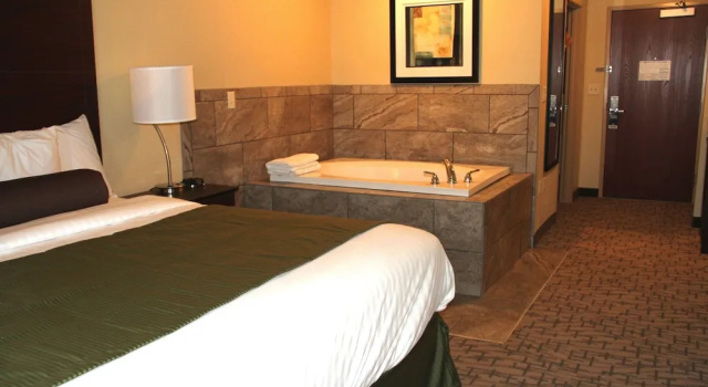 Двухместный люкс Cobblestone Hotel & Suites - Devils Lake