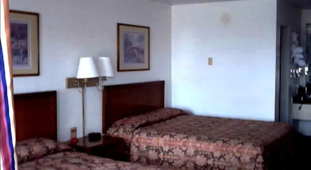 Town and Country INN, Забронировать Отель Роджерс Northwest Arkansas