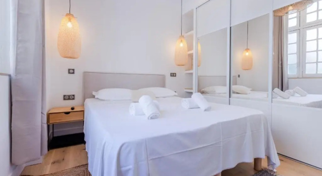 SERRENDY Stylish 2-bedroom apartment 1-minute walk to beaches
