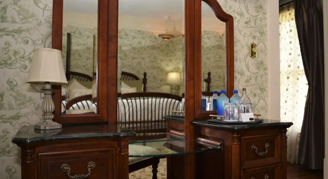 Grand Colonial Bed and Breakfast, Buchen Sie Bed & Breakfast Herkimer New York State