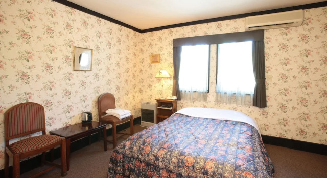 Petit Hotel & Restaurant Old Age