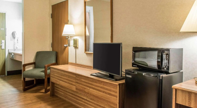 Четырёхместный номер Standard Quality Inn Wilkes-Barre near Arena