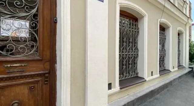 Guest house Lusia, Забронировать Гостевой дом Недорогие отели Тбилиси, рядом с Кафедральный собор Св. Троицы, недорого