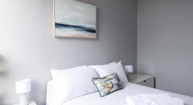 Central Cheltenham, Regency Apartment with PARKING, Cavalier Suite - Sleeps 6, Varaa Huoneisto Asunnot kohteessa Merseyside, Huoneisto