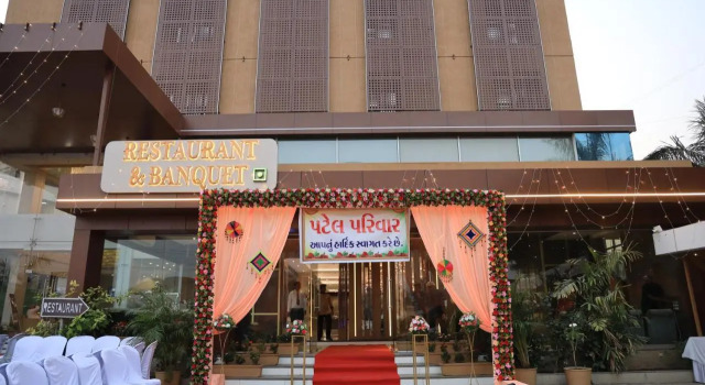 Pearl Hotel & Banquets, Rezervovat Hotel Hotely v Gujarat s parkováním, Parkování
