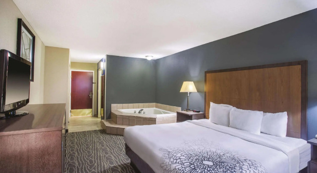 Двухместный люкс Deluxe La Quinta Inn by Wyndham Richmond South