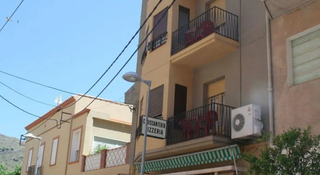 Hostal Juventus, Book Hostel / Vandrerhjem Hostels i Alt Empordà, Hostel / Vandrerhjem