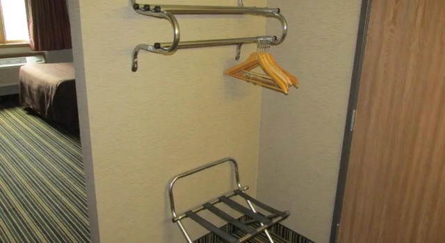 Двухместный номер Standard с видом на бассейн Woodfield Inn and Suites