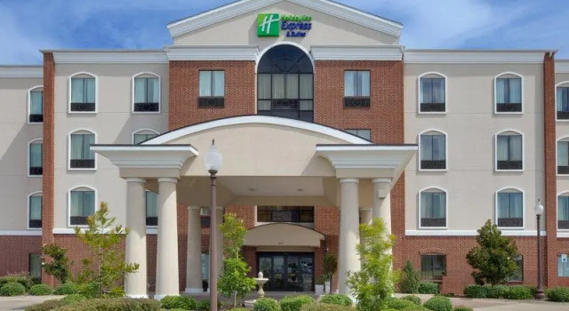 Двухместный номер Standard Holiday Inn Express Hotel & Suites Ennis by IHG