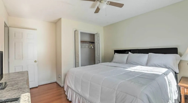Pet-friendly House w/ Deck in Lawrenceville, Rezerwuj Hotel Lawrenceville Georgia