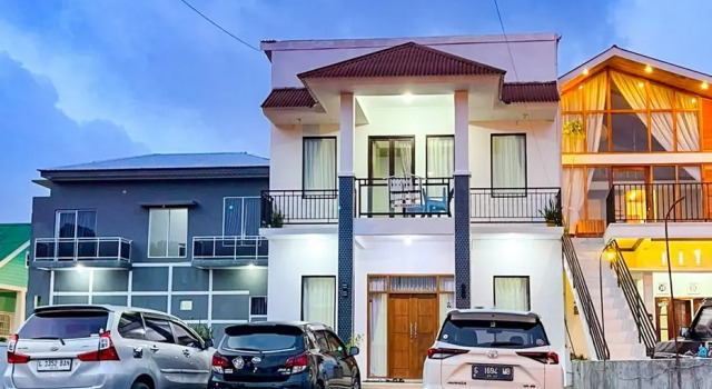 Labella Homestay 2 Syariah RedPartner near 0 KM Dieng, Rezervasyon Otel Dieng Kulon Central Java
