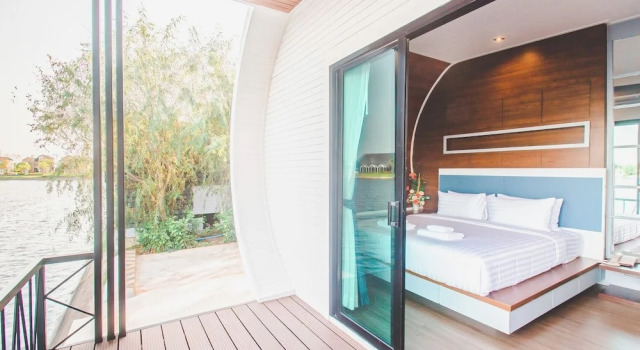 Номер Deluxe с балконом и с видом на озеро Saksiam Lakeside Resort