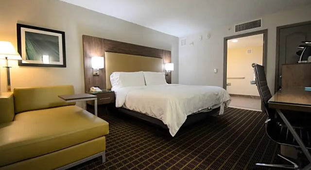Номер Premium Holiday Inn Hazlet by IHG