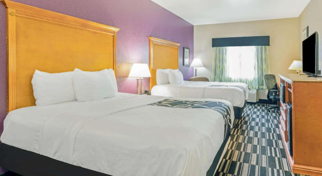 Четырёхместный номер Standard La Quinta by Wyndham Ada