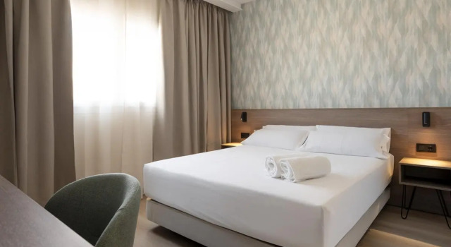 Alora Hotel Mérida, Забронировать Отель Отели Мерида 3 звезды, рядом с Национальный музей римского искусства, 3*