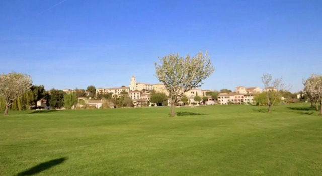 Апартаменты Apartement Beata in Provence, Golf Pont Royal