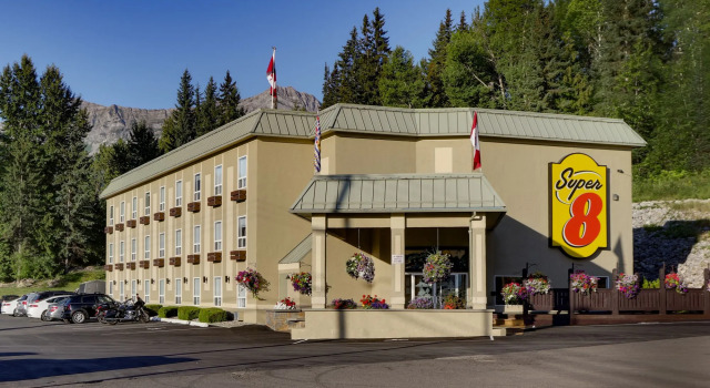Super 8 Fernie, Rezervați Hotel Fernie Columbia Britanică