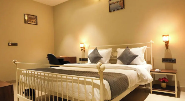 Номер Business с балконом и с видом на горы Jaipur Qila - A Boutique Hotel and Rooftop Cafe