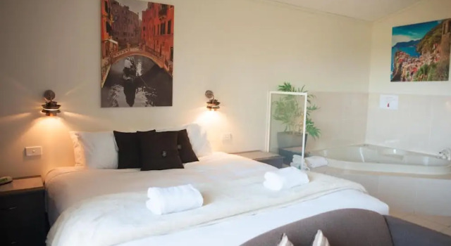 20 Korora Palms - 1 Bedroom Spa Bure, Забронировать Курортный отель Отели Корора 3 звезды, 3*