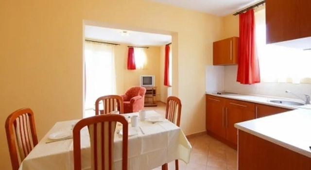 Centrum Apartmanház, Book Hotel Hoteller i Western Transdanubia med parkering, Parkering