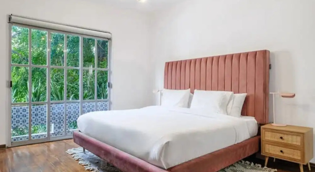 Апартаменты Art Deco Style Condo 2min Walk to Lincoln Park