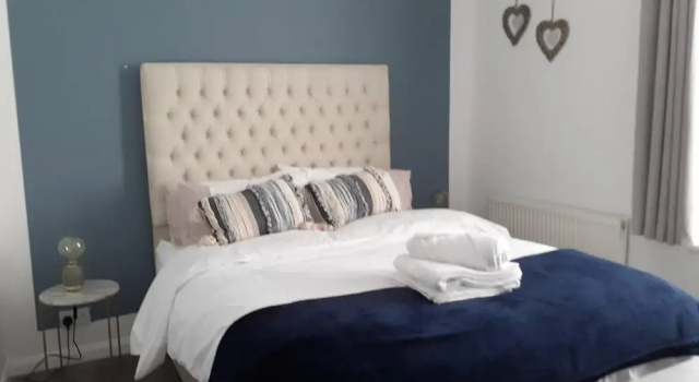 Lovely 3-bed House in Bridgend 7min From Porthcawl, Забронировать Апартаменты/квартира Бридженд Гламорган, рядом с Church of St Aengus