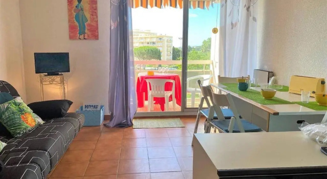 Appartement Le Lavandou, 1 pièce, 4 personnes - FR-1-251-236