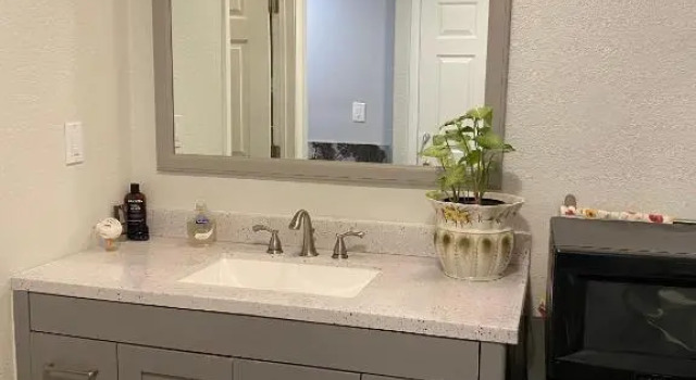 Private Room in Los Angeles w/ AC & WIFI