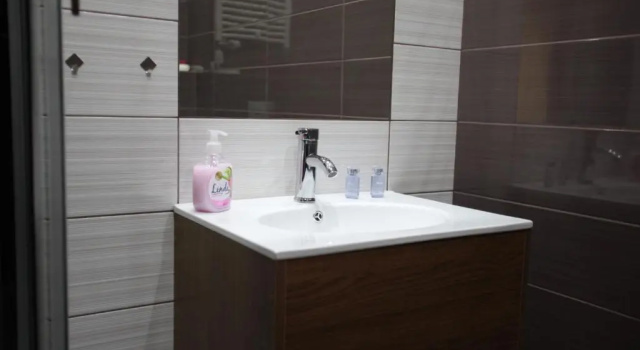 Villa B&B nocleg przy Centrum Zdrowia Dziecka - Warszawa Międzylesie Wawer blisko CZD, Забронировать Отель «постель и завтрак» Отели Вавер с парковкой, Парковка