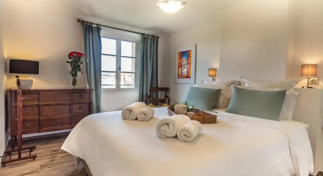 Charmant appartement spacieux pour 6P vue mer vieil Antibes, Забронировать Апартаменты/квартира Апартаменты Антиб, рядом с Antibes Archaeology Museum, Апартаменты/квартира